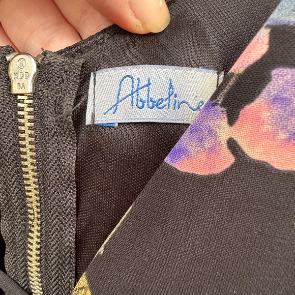 Abbeline | 🌸 Floral Jumpsuit with Cutouts - Picture 3 of 6